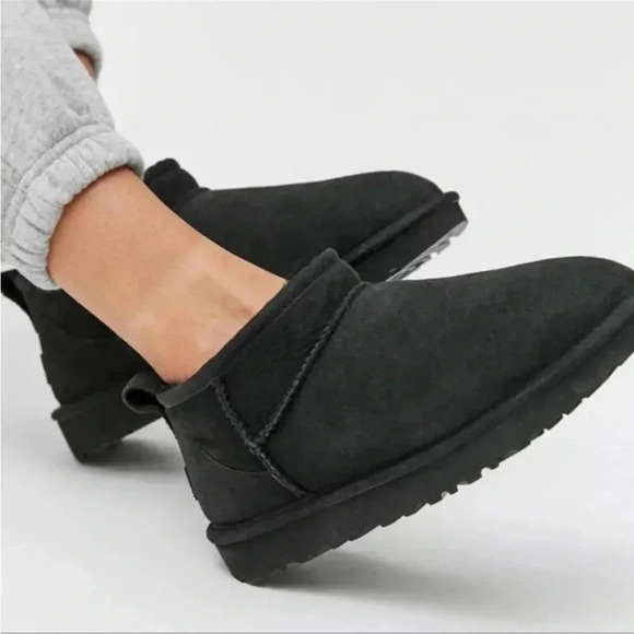UGG Ultra Mini Classic Boot Black Size 6 US